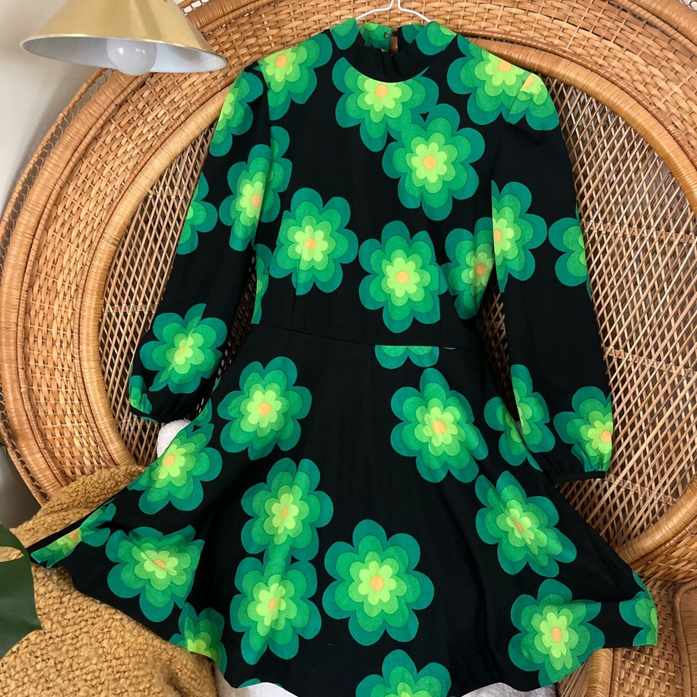 Vintage Floral Dress with Green Pattern mod Gogo st pattys